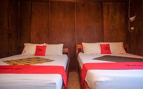 RedDoorz @ Omah Kayu Homestay
